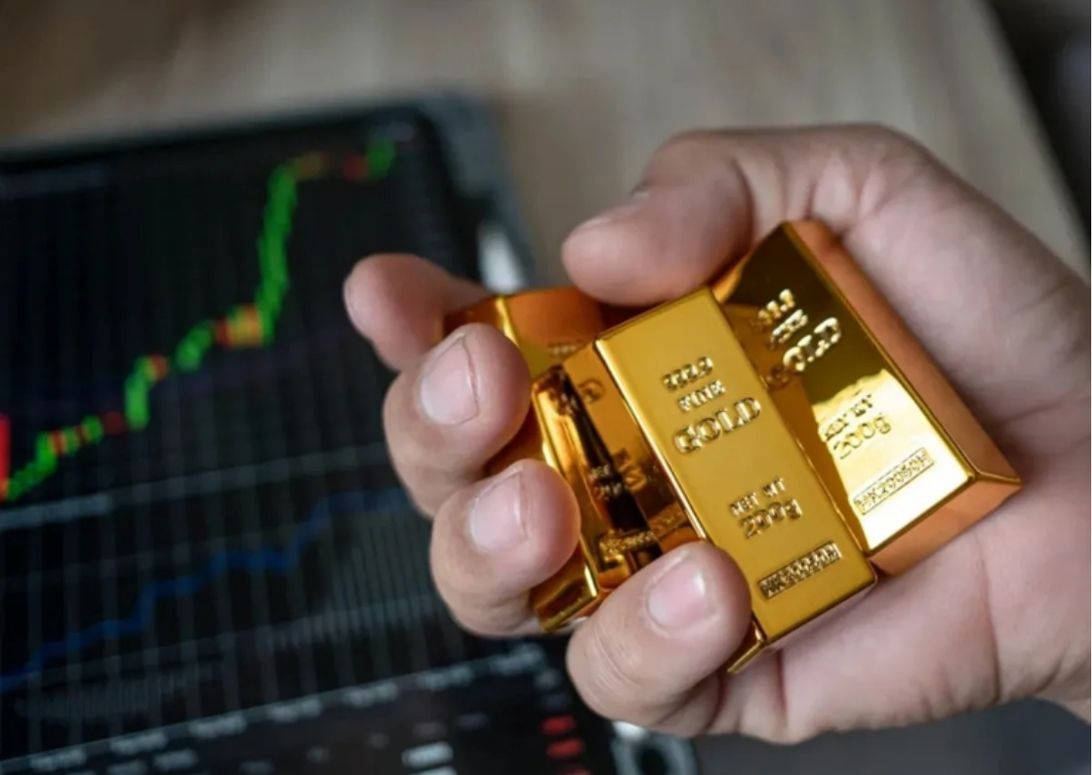 Gold Prices Hit Historic Peak Amid Global Trade Jitters