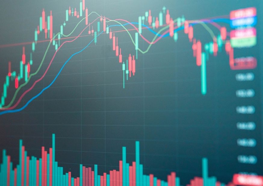 Market Stagnates Despite Strong Economic Indicators