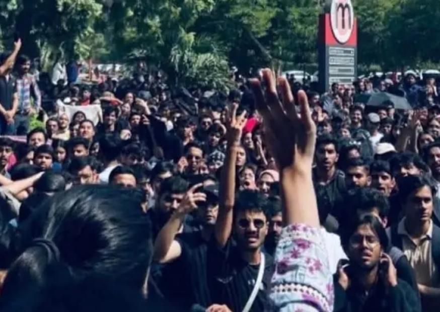Gen-Z Power Shakes IoBM: Karachi Students Force Varsity to Revoke Rustication