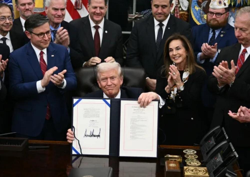 Trump Signs Historic Bill, Ends Longest US Government Shutdown