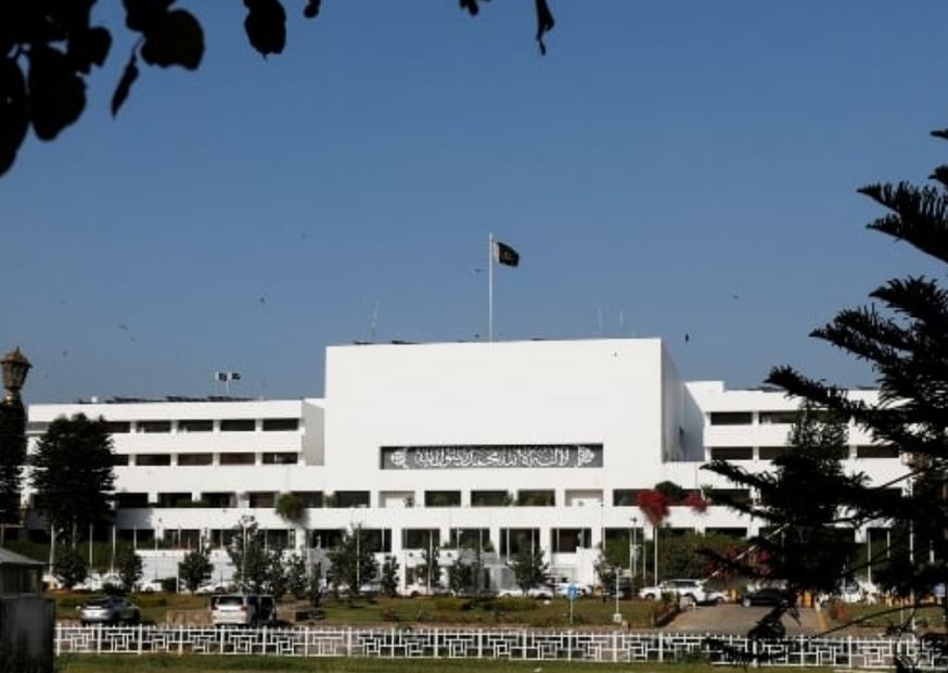 Power Shift or Constitutional Setback? 27th Amendment Sparks Intense Debate