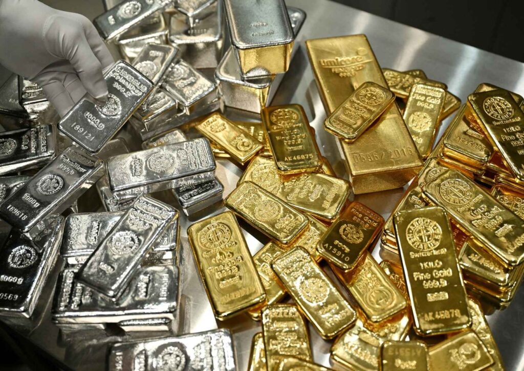 Gold Prices Soar Beyond $5,400 as Historic Rally Continues