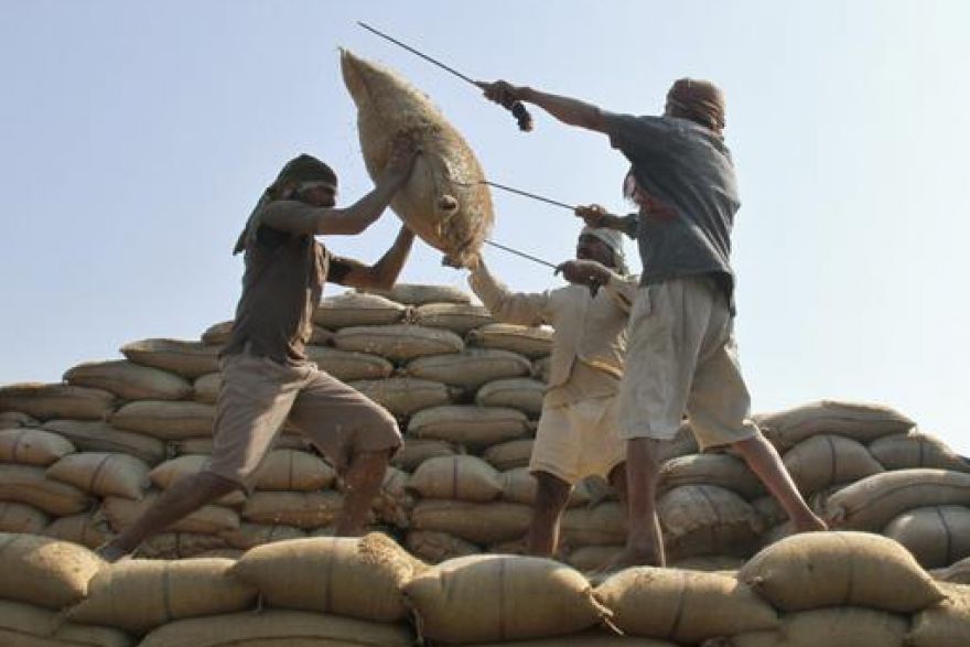 Malaysia agrees to import 100,000 tonnes of rice from India